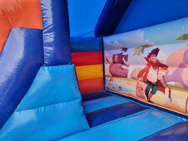 Hüpfburg 5x4 m - Pirat mit Rutsche vorne