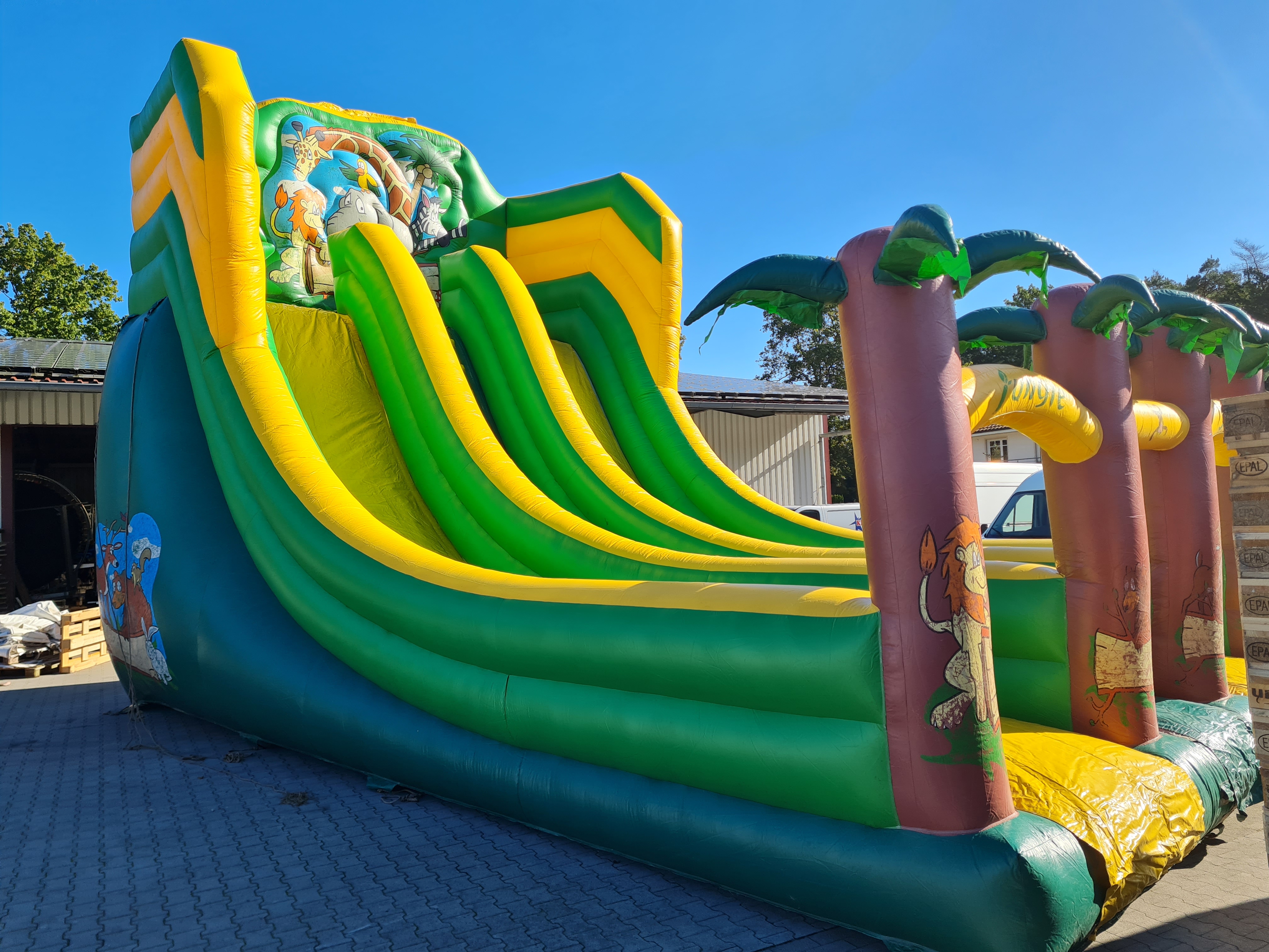 Rutsche mit Jungle-Motiv - 10x6,5 m - gebraucht