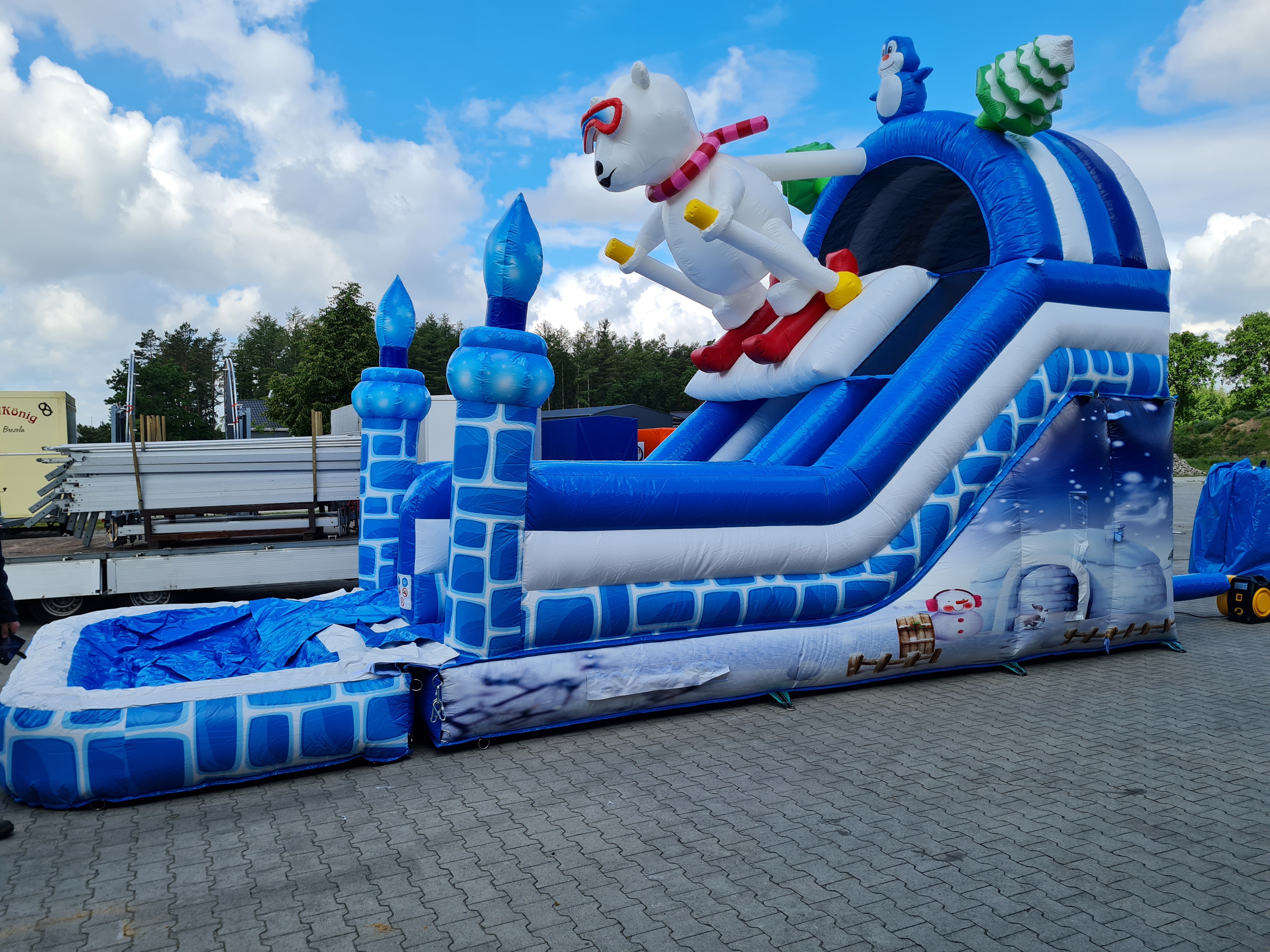 Rutsche mit Pool - Eisbär - 8,4x3,3 m 