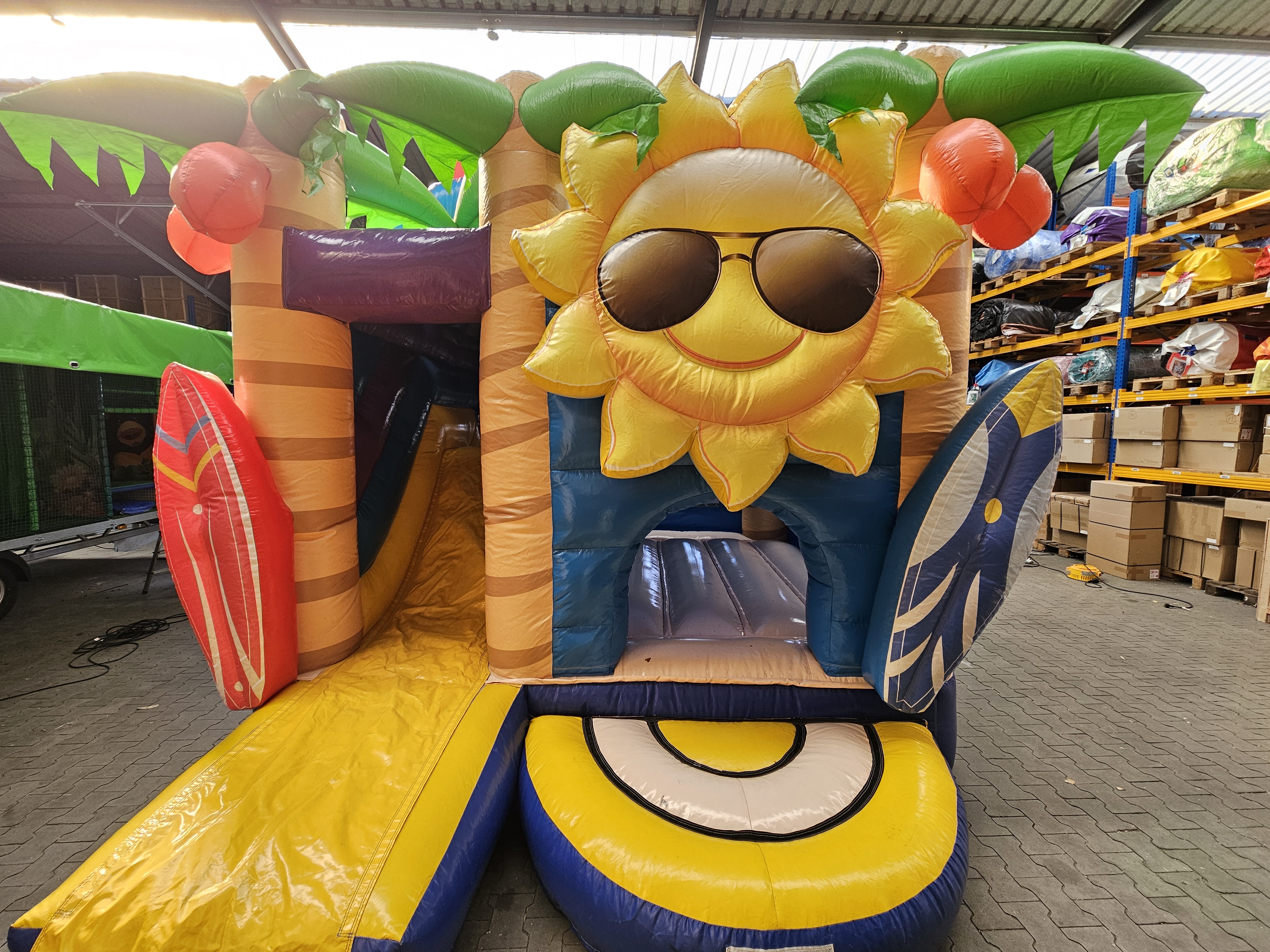 Hüpfburg 4,6x3,5 m - Multiplay Beach Party - gebrauchte Ausführung