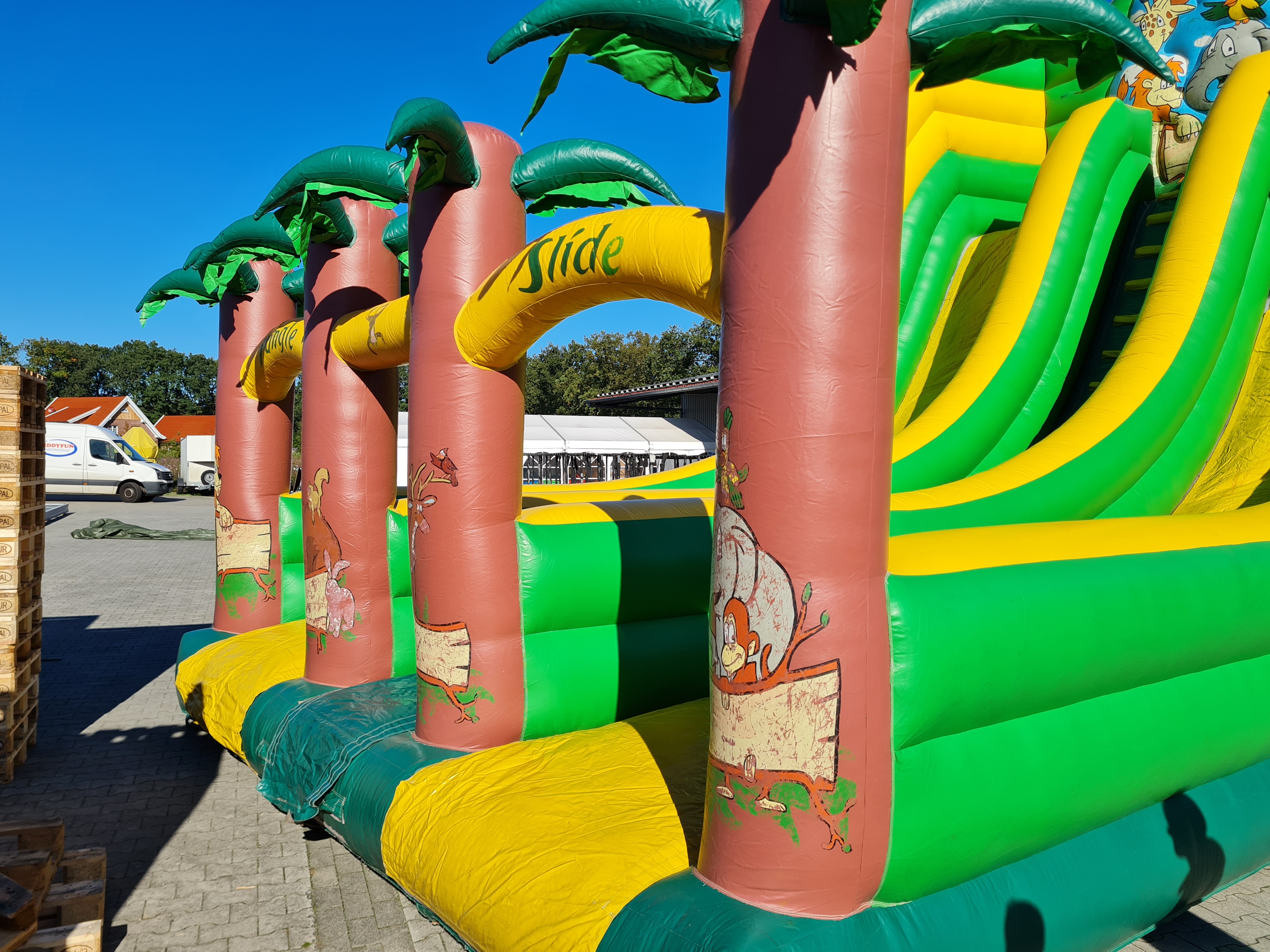 Rutsche mit Jungle-Motiv - 10x6,5 m - gebraucht