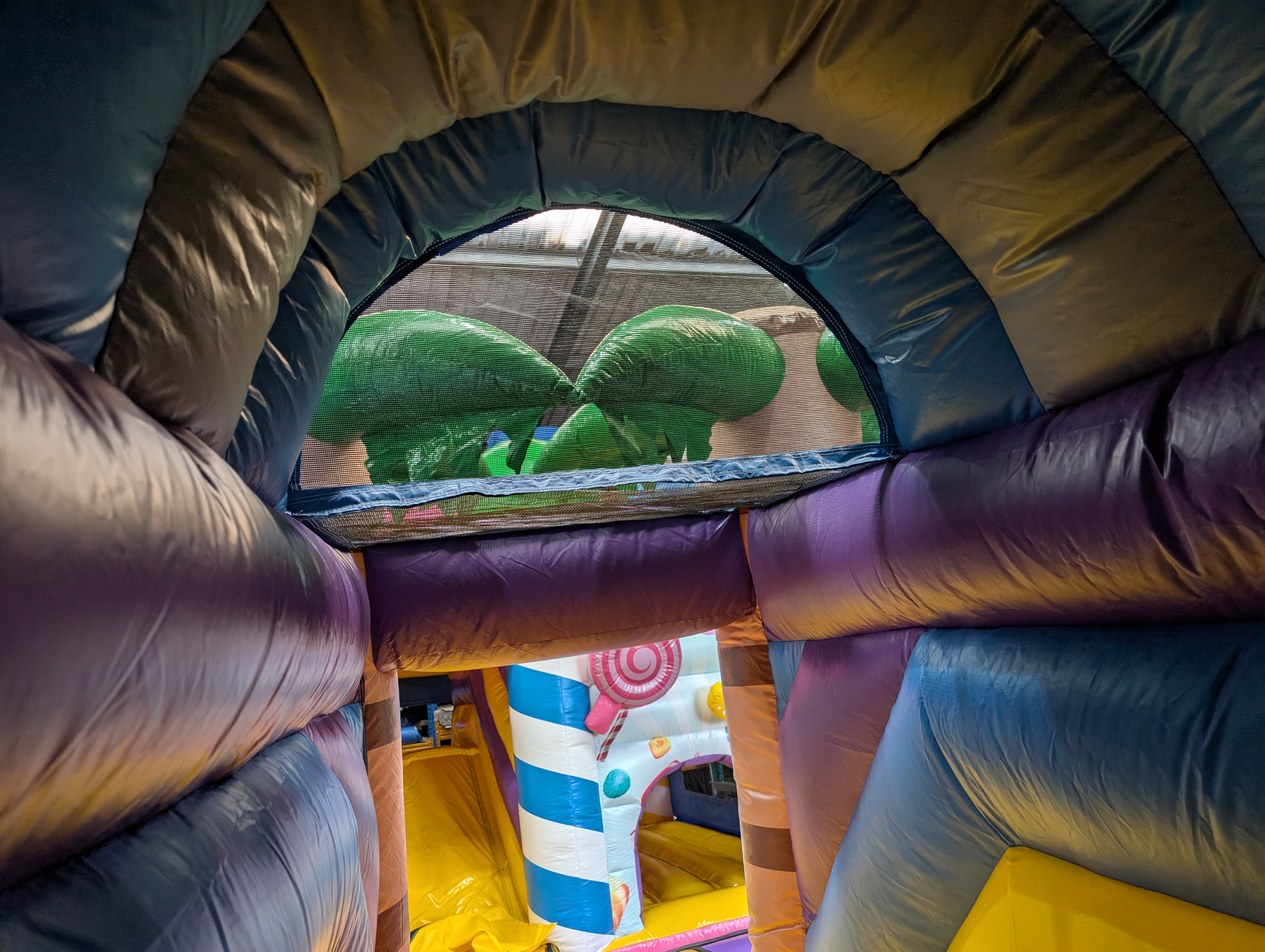 Hüpfburg 4,6x3,5 m - Multiplay Beach Party - gebrauchte Ausführung