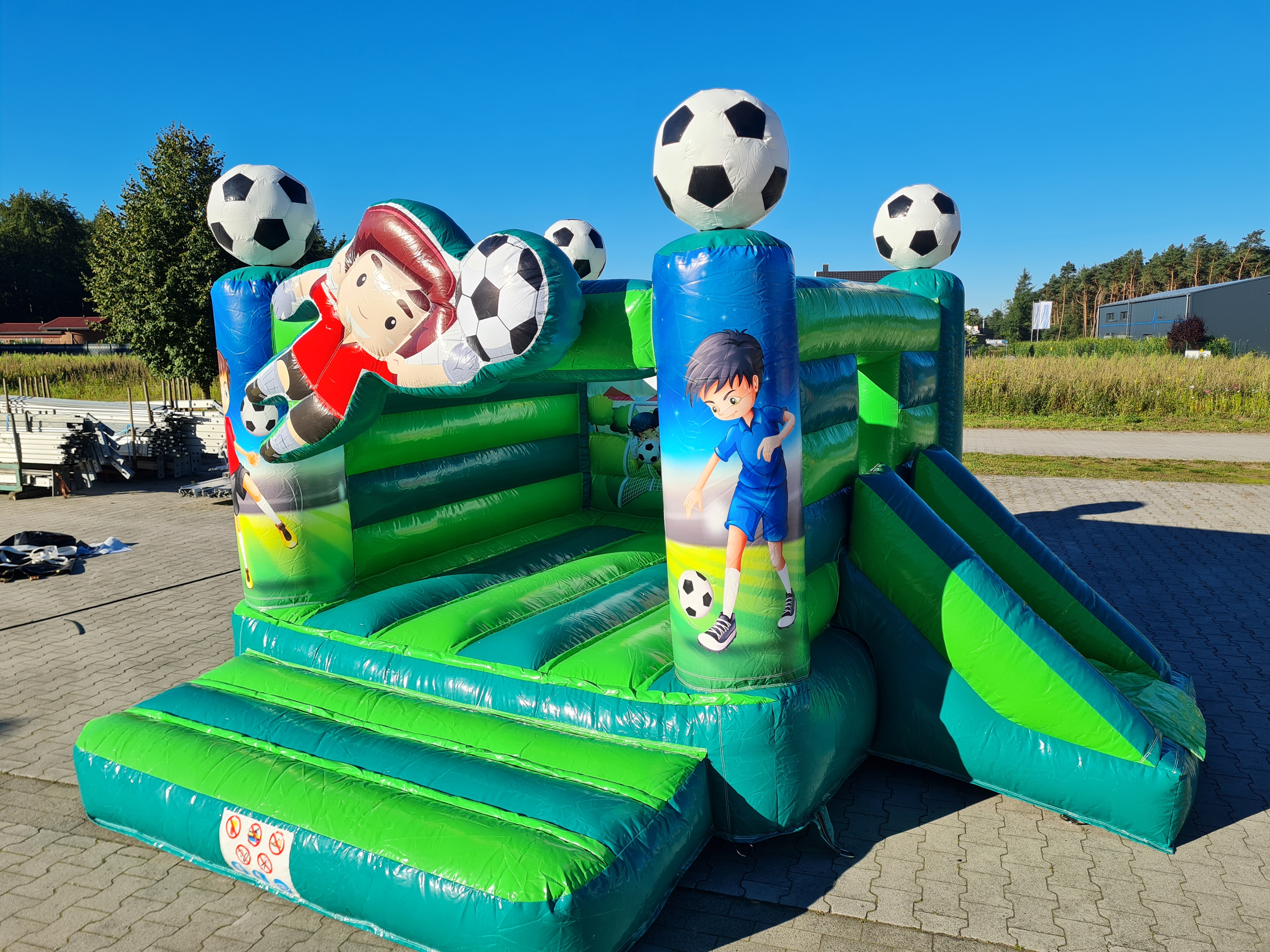 Hüpfburg 4,2x4 m - Fußball mit Rutsche