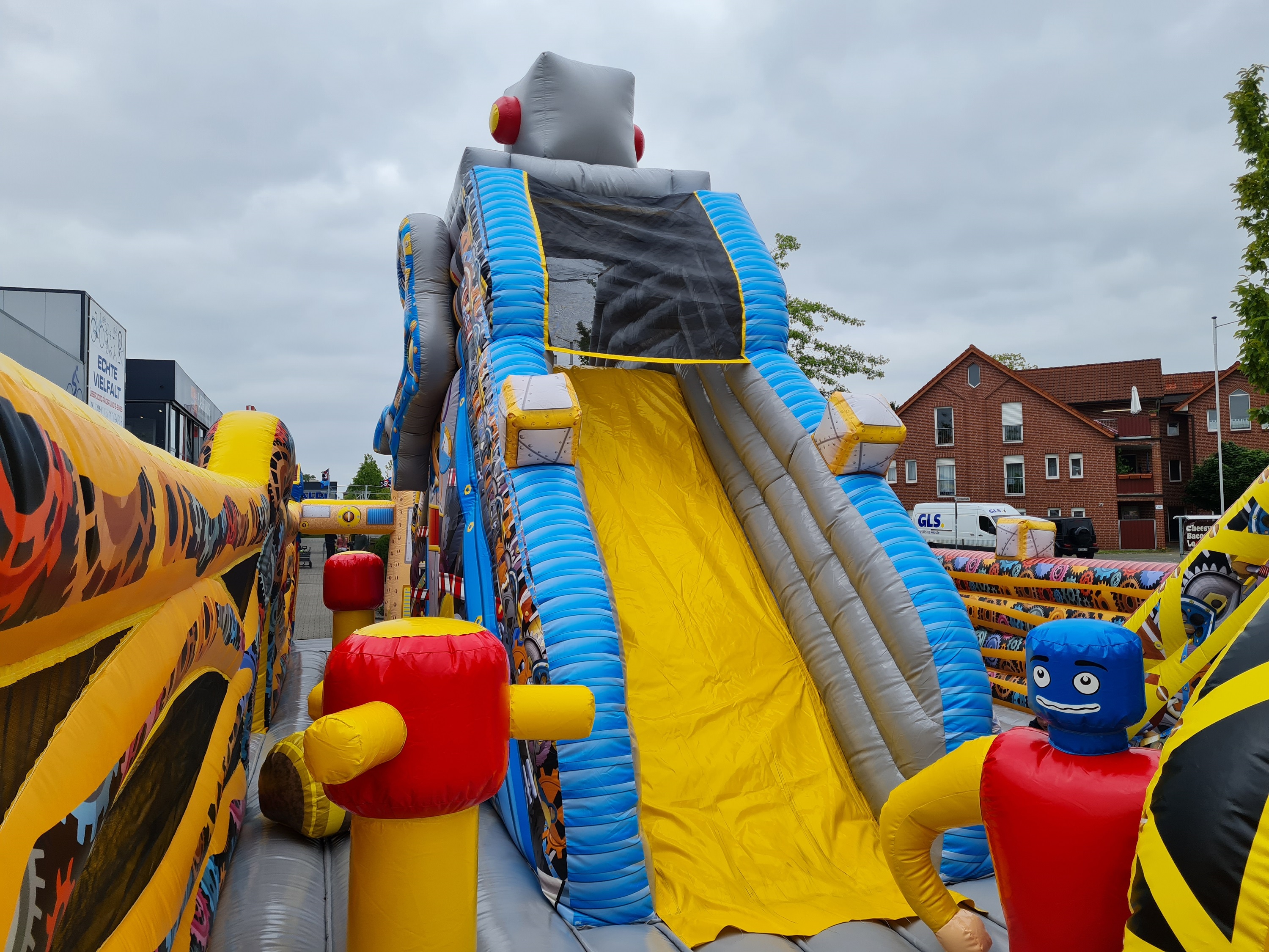 Hüpfburg 14x8 m - Robotics - gebraucht 