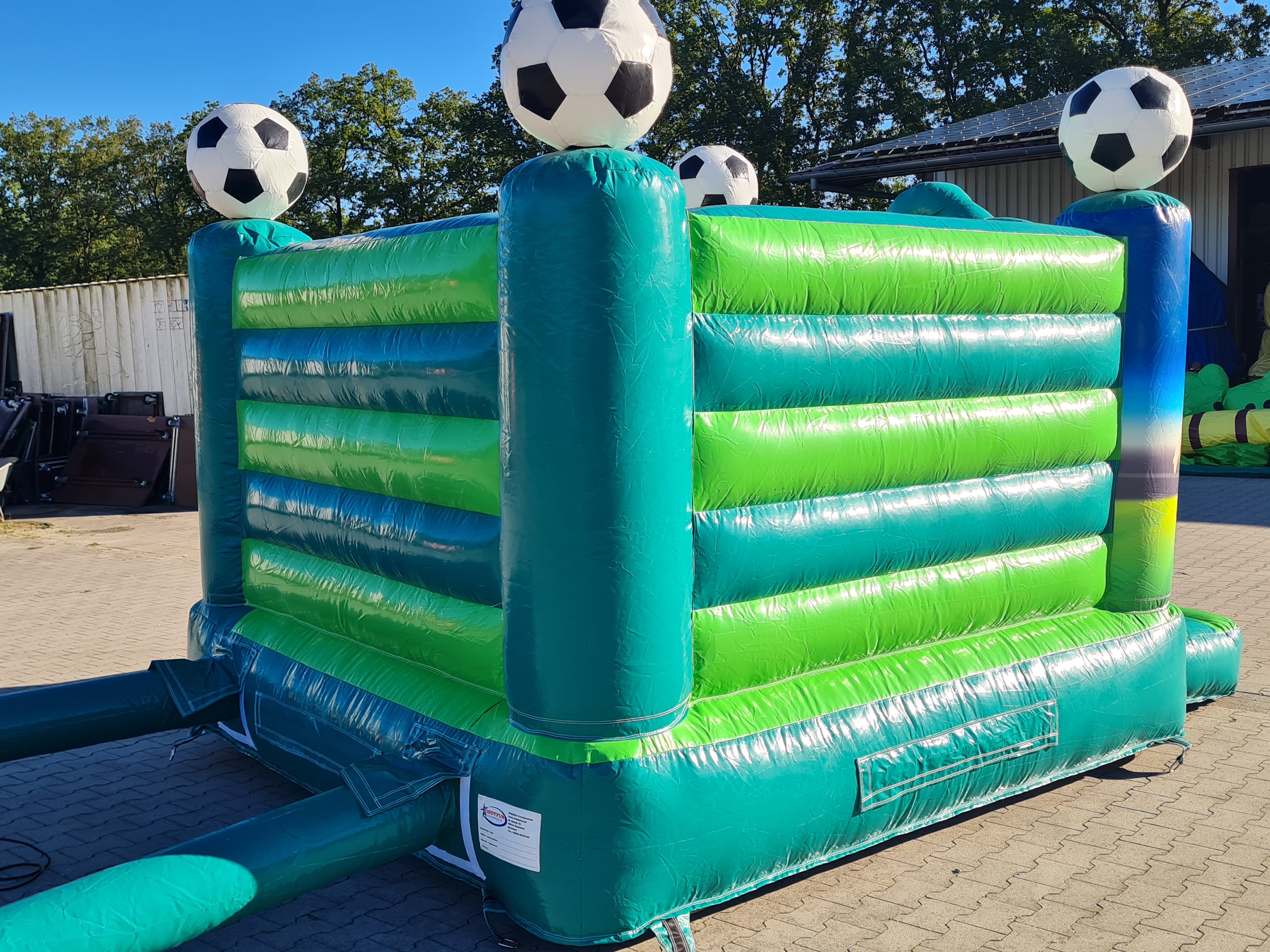 Hüpfburg 4,2x4 m - Fußball mit Rutsche