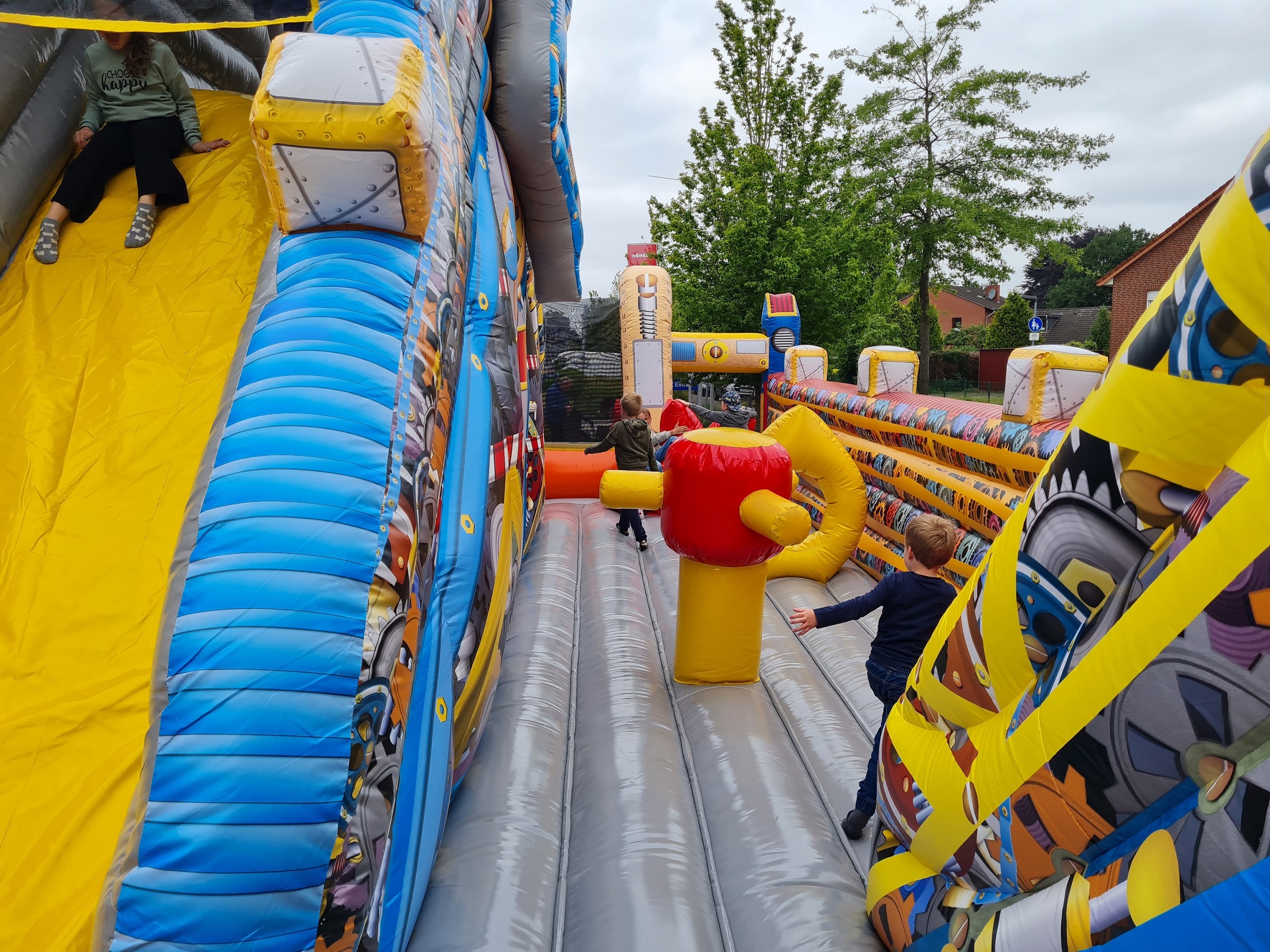 Hüpfburg 14x8 m - Robotics - gebraucht 