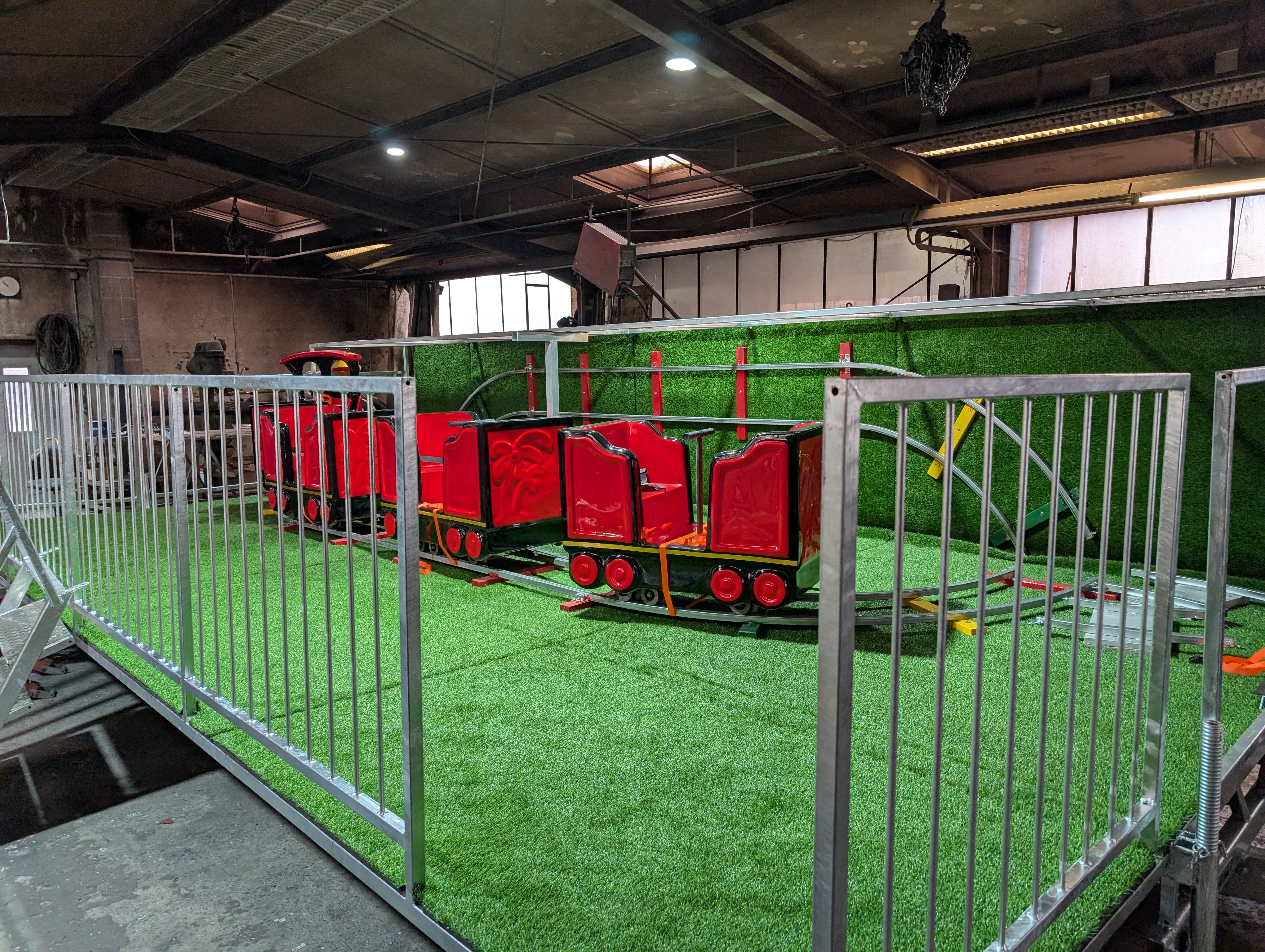 Eisenbahn auf Anhänger 