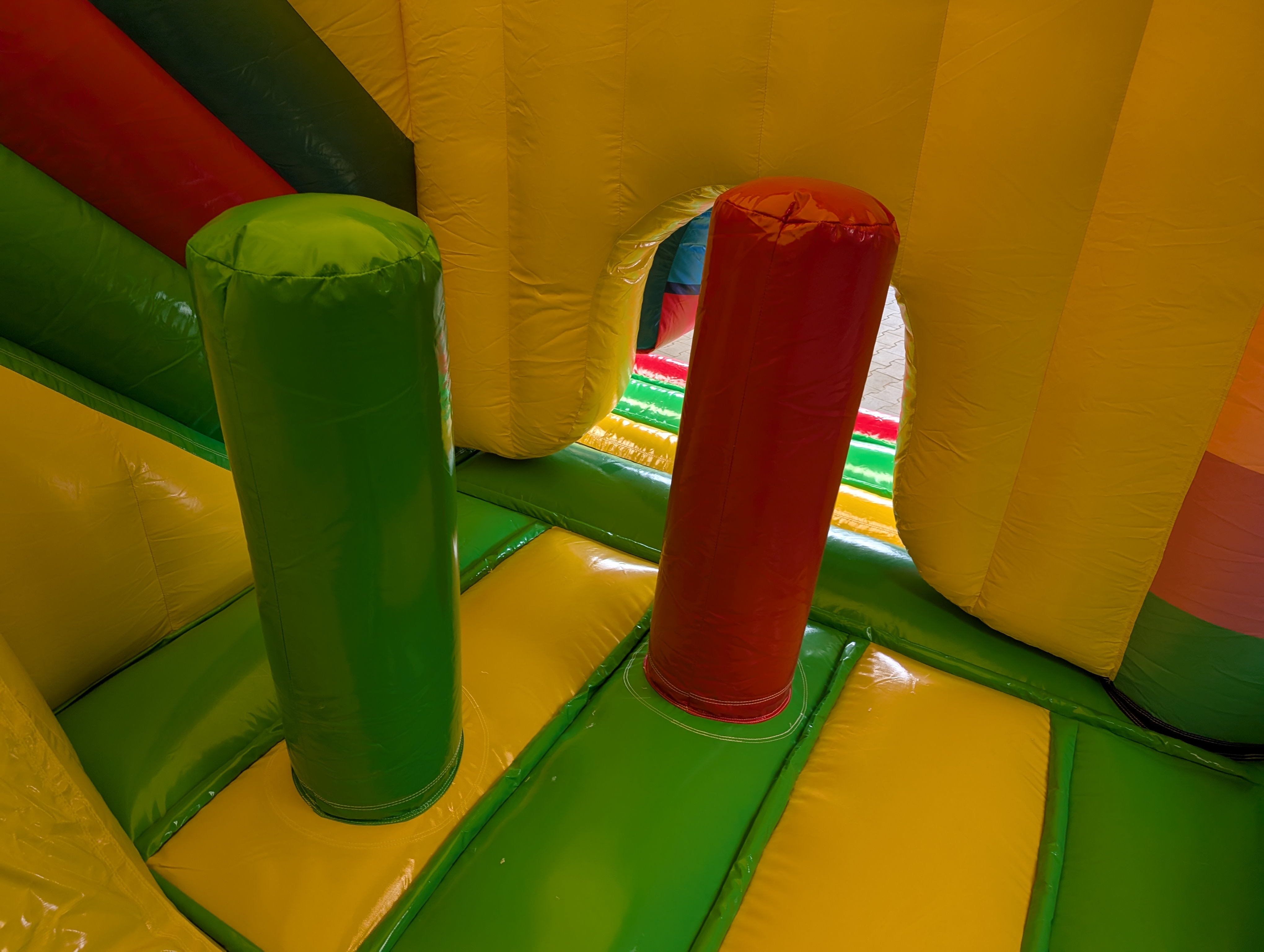 Hüpfburg 4,2x4 m - Mini Multiplay Bausteine - Vorführmodell 
