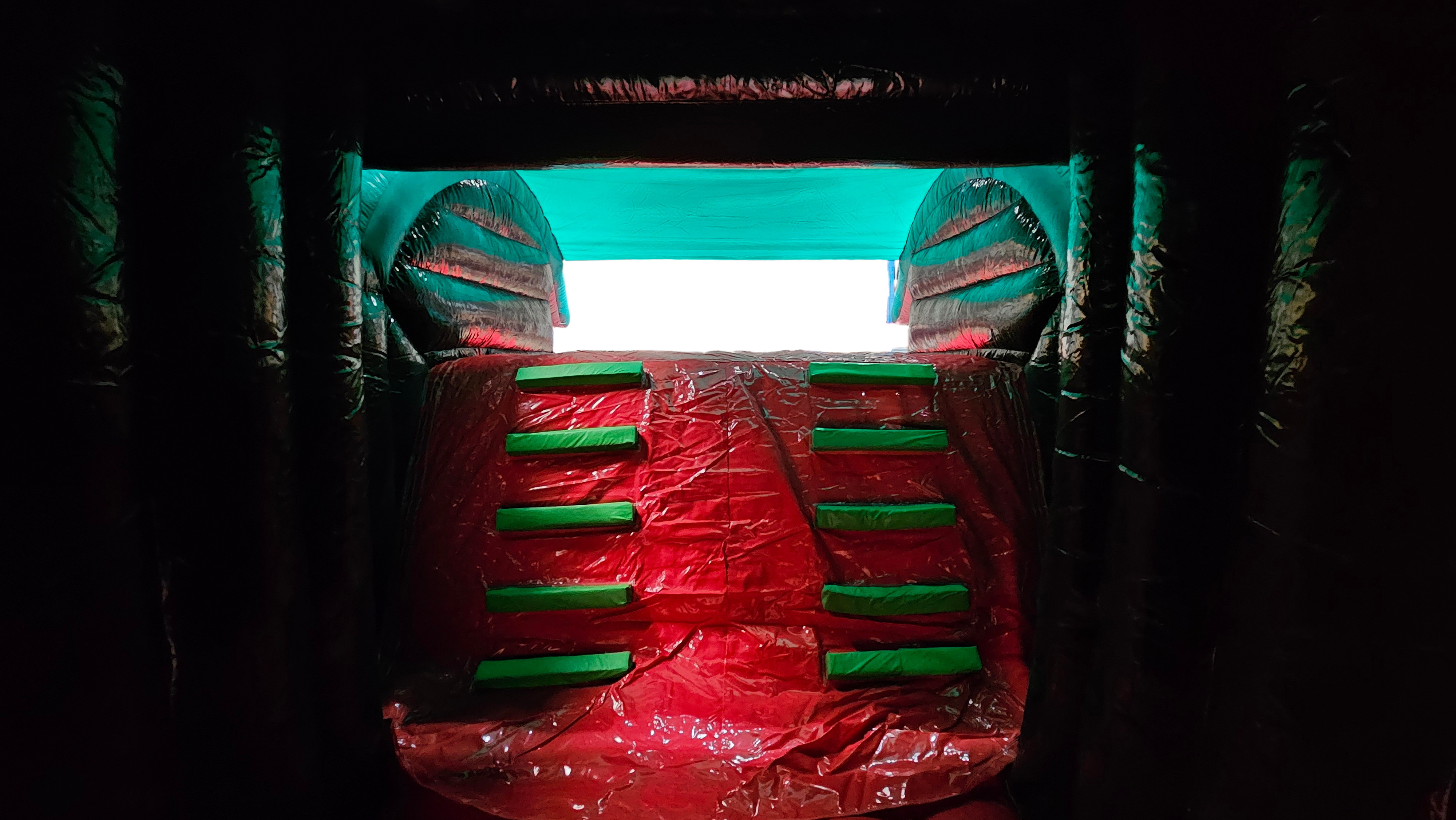  Hüpfburg - Trecker mit Rutsche - 9,2x5,5 m