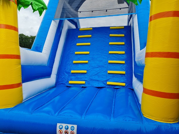 Rutsche 15x4 m - Strandfeeling - mit Pool