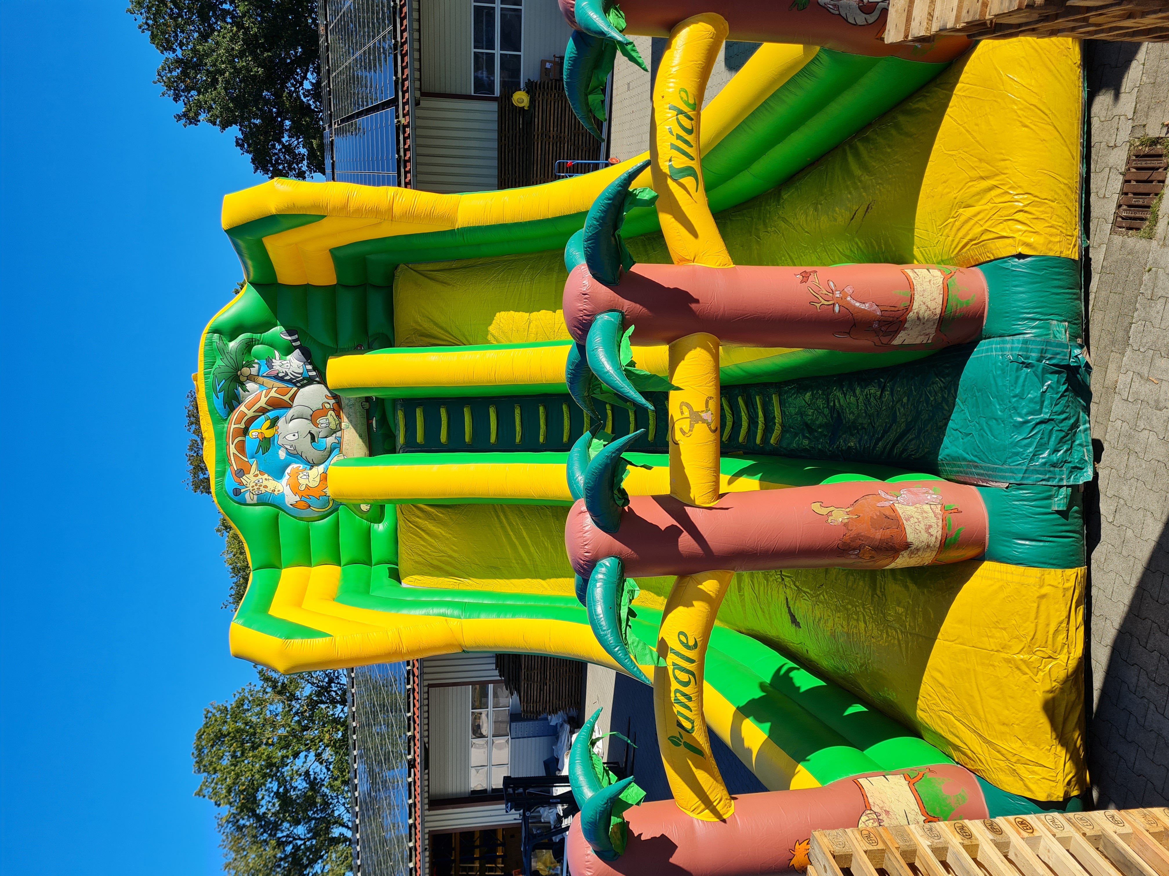 Rutsche mit Jungle-Motiv - 10x6,5 m - gebraucht