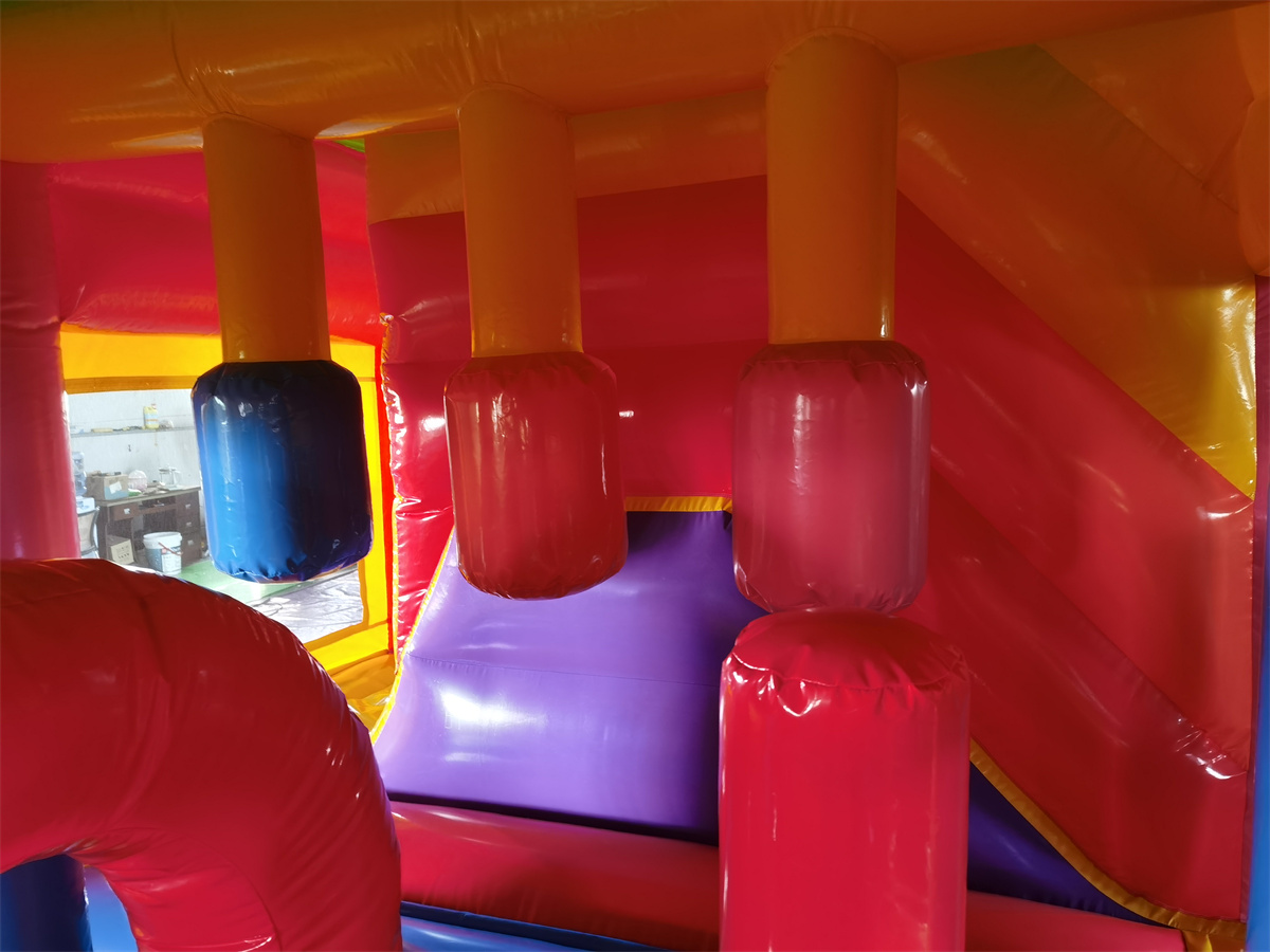 Hüpfburg 5,1x4,5 m - Multiplay Standard bunt