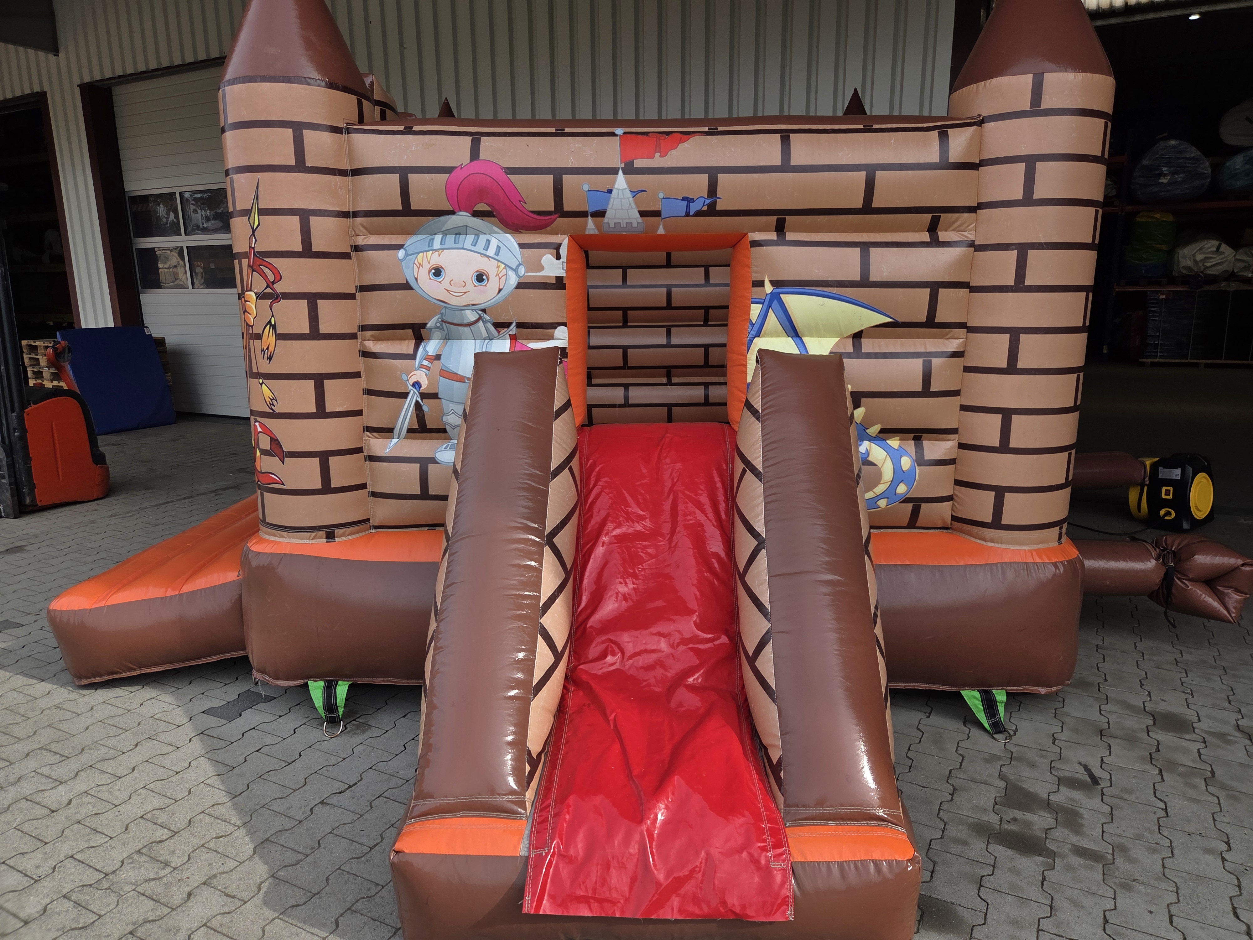 Hüpfburg 4,2x4 m - Ritter mit Rutsche - Gebrauchte Ausführung