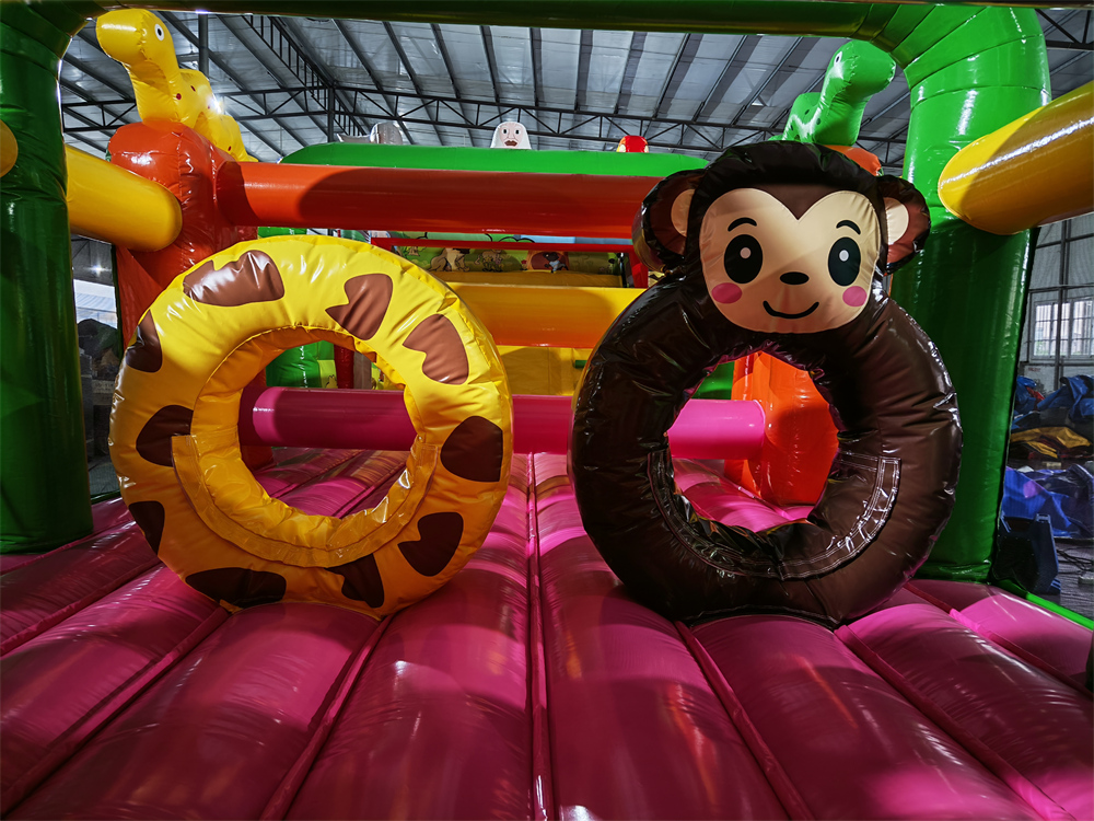 Hindernisbahn - 15x4 m - Zoo