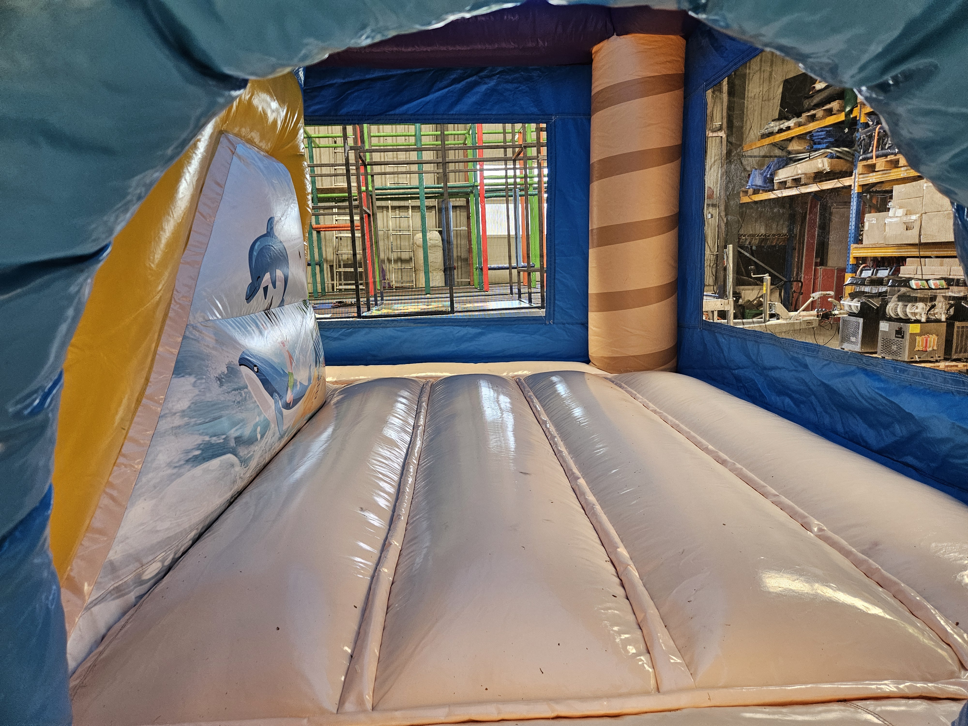 Hüpfburg 4,6x3,5 m - Multiplay Beach Party - gebrauchte Ausführung